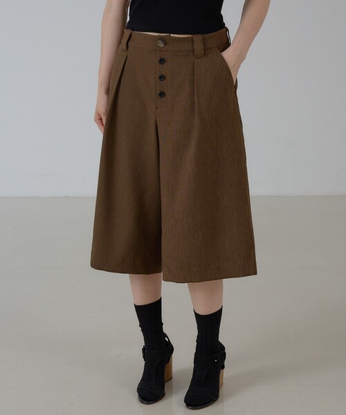 NOMINE(ノミネ)の「フロントボタン オックス バミューダワイドパンツ|セットアップ対応 ウールライク(その他パンツ・レディース・ブラウン/チャコールグレー・フリー)」の21枚目の写真