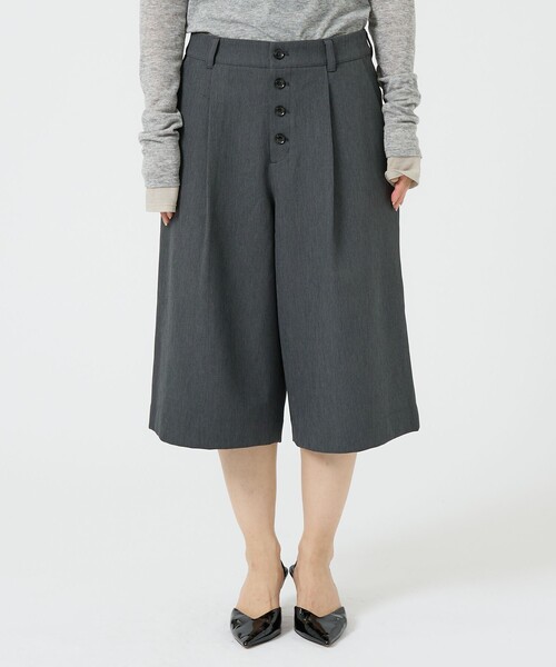NOMINE(ノミネ)の「フロントボタン オックス バミューダワイドパンツ|セットアップ対応 ウールライク(その他パンツ・レディース・ブラウン/チャコールグレー・フリー)」の22枚目の写真