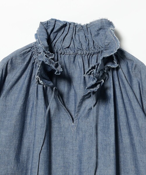 BEAMS BOY（ビームスボーイ）の「HAVERSACK / ダンガリー ダブル フリルカラー プルオーバー シャツ（シャツ/ブラウス・レディース・インディゴブルー・1）」の4枚目の写真
