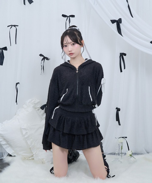 Honey Cinnamon(ハニーシナモン)の「ふわふわ配色セットアップ(セットアップ・レディース・ブラック/ホワイト・FREE)」の2枚目の写真