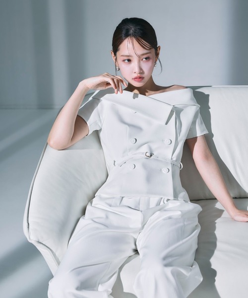 polaura(ポローラ)の「オフショルカラーダブルボタンジャケット(Tシャツ/カットソー・レディース・グレー/ホワイト/ブラック/ブラウン・FREE)」の2枚目の写真