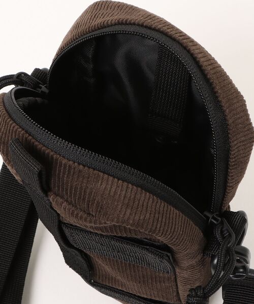NEW ERA（ニューエラ）の「【NEW ERA/ニューエラ】ショルダーポーチ 1.7L コーデュロイ ウォルナット（ショルダーバッグ・メンズ・ブラウン系その他・FREE）」の4枚目の写真
