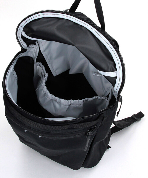 ARC'TERYX(アークテリクス)の「ARC’TERYX/アークテリクス ヒリアド 15 バックパック/Heliad 15 Backpack(バックパック/リュック・メンズ・ブラック/ホワイト/グリーン・ONE SIZE)」の13枚目の写真