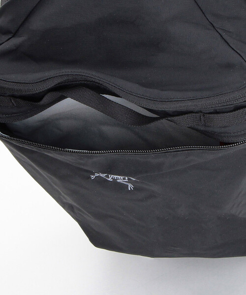 ARC'TERYX(アークテリクス)の「ARC’TERYX/アークテリクス ヒリアド 15 バックパック/Heliad 15 Backpack(バックパック/リュック・メンズ・ブラック/ホワイト/グリーン・ONE SIZE)」の14枚目の写真