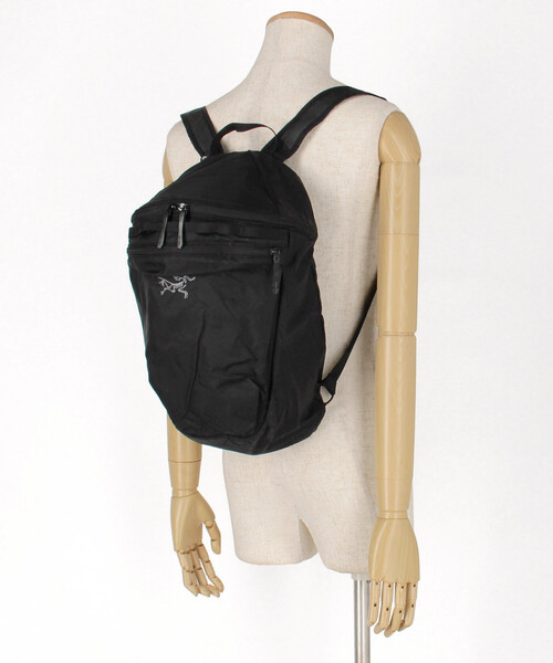 ARC'TERYX(アークテリクス)の「ARC’TERYX/アークテリクス ヒリアド 15 バックパック/Heliad 15 Backpack(バックパック/リュック・メンズ・ブラック/ホワイト/グリーン・ONE SIZE)」の4枚目の写真