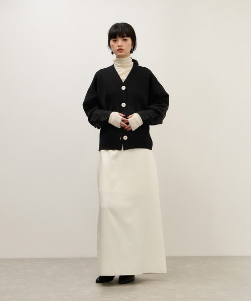 ADAM ET ROPE'(アダムエロペ)の「【WEB限定】フリルスリーブカーディガン(カーディガン/ボレロ・レディース・ブラック/ピンク/グレー・FREE)」の4枚目の写真
