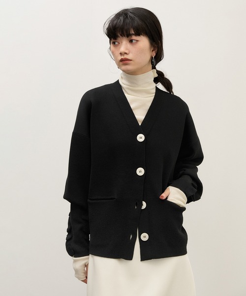 ADAM ET ROPE'(アダムエロペ)の「【WEB限定】フリルスリーブカーディガン(カーディガン/ボレロ・レディース・ブラック/ピンク/グレー・FREE)」の14枚目の写真