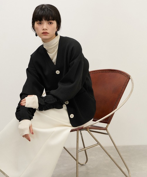 ADAM ET ROPE'(アダムエロペ)の「【WEB限定】フリルスリーブカーディガン(カーディガン/ボレロ・レディース・ブラック/ピンク/グレー・FREE)」の15枚目の写真
