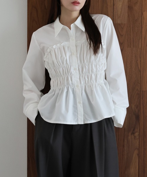 J by blue(ジェイバイブルー)の「ペプラムシャーリングシャツ(シャツ/ブラウス・レディース・ブルー系/グレー系/ホワイト・MEDIUM)」の1枚目の写真