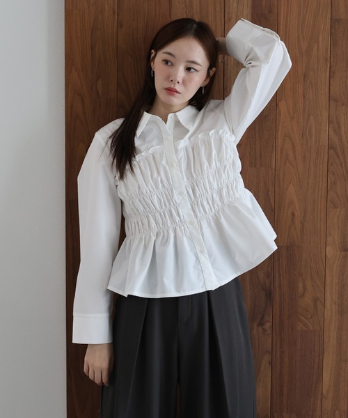 J by blue(ジェイバイブルー)の「ペプラムシャーリングシャツ(シャツ/ブラウス・レディース・ブルー系/グレー系/ホワイト・MEDIUM)」の4枚目の写真