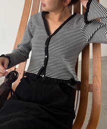ニュアンスボタンフリルカーディガン