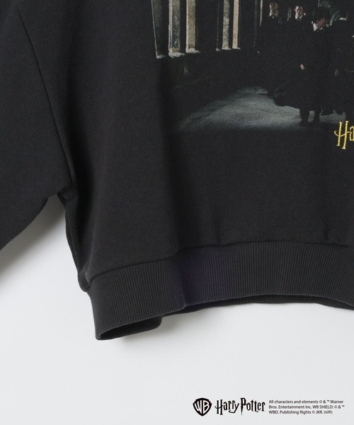 PAGEBOY(ページボーイ)の「【Harry Potter(ハリー・ポッター)】『ハリー・ポッターと賢者の石』フォトスウェット(スウェット・レディース・チャコールグレー/ブラック・FREE)」の19枚目の写真