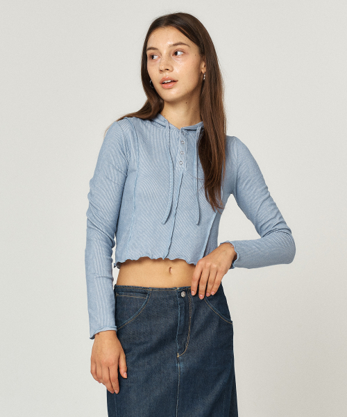 QUAFE(クアフェ)の「STITCH CROPPED HOODIE T-SHIRT(パーカー・レディース・ブルー・FREE)」の10枚目の写真