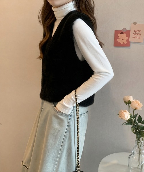 DRESS PLUS(ドレスプラス)の「ふんわりシャギーVネックショート丈ニットベスト(ベスト・レディース・ブラウン/アイボリー/ブラック・フリー)」の11枚目の写真