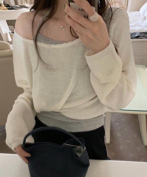 FLINEA(フリネア)の「オフショル長袖ニットトップス(ニット/セーター・レディース・オフホワイト/ピンク/ブルーグレー/ブラック・FREE)」の1枚目の写真
