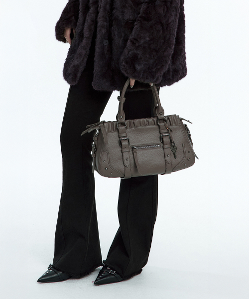 ROUGHNECK(ラフネック)の「Dumpling Tote Bag Taupe(トートバッグ・レディース・その他・FREE)」の3枚目の写真