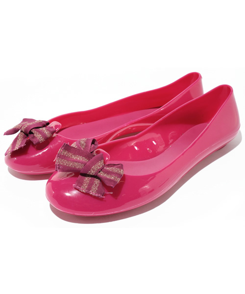 BEAUTY&YOUTH UNITED ARROWS（ビューティーアンドユースユナイテッドアローズ）の「BY ビニール リボンバレエ ◆（レインシューズ・レディース・ブラック/ピンク/ネイビー・5/7/8/6）」の3枚目の写真