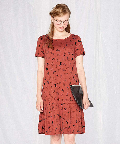 セール ワンピース ワンピース ねこがいっぱい 総柄ワンピース ワンピース シロップ シロップ のファッション