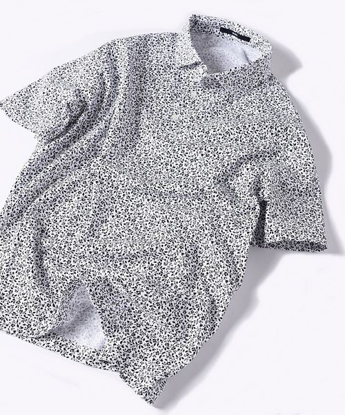 SHIPS（シップス）の「SC: COOLMAX(R) フラワープリント ワイドカラー ポロシャツ□（ポロシャツ・メンズ・ホワイト/ライトブルー/ネイビー・SMALL/MEDIUM/LARGE/X-LARGE）」の4枚目の写真