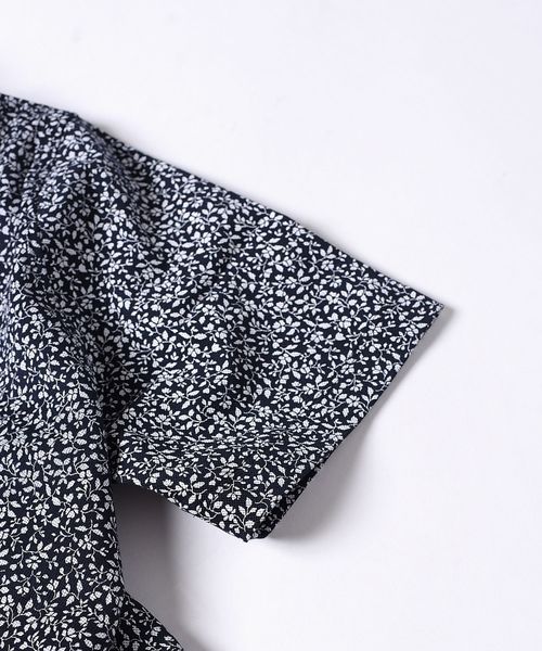 SHIPS（シップス）の「SC: COOLMAX(R) フラワープリント ワイドカラー ポロシャツ□（ポロシャツ・メンズ・ホワイト/ライトブルー/ネイビー・SMALL/MEDIUM/LARGE/X-LARGE）」の8枚目の写真