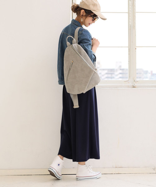 andme(アンドミー)の「合成皮革ジップリュックサック(バックパック/リュック・レディース・ホワイト系その他/ブラック系その他/グレー系その他/ブラック系その他2/グレー系その他2/グレー系その他3・FREE/L)」の10枚目の写真