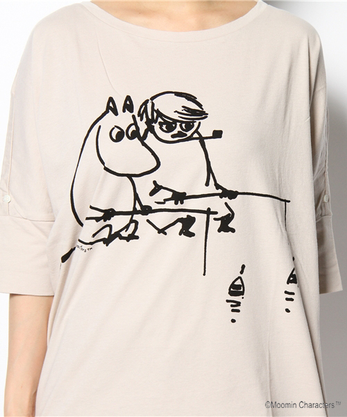 MELROSE claire(メルローズ クレール)の「ムーミンTシャツ The rainy day/Fishing(Tシャツ/カットソー・レディース・オフホワイト/ベージュ・FREE)」の7枚目の写真