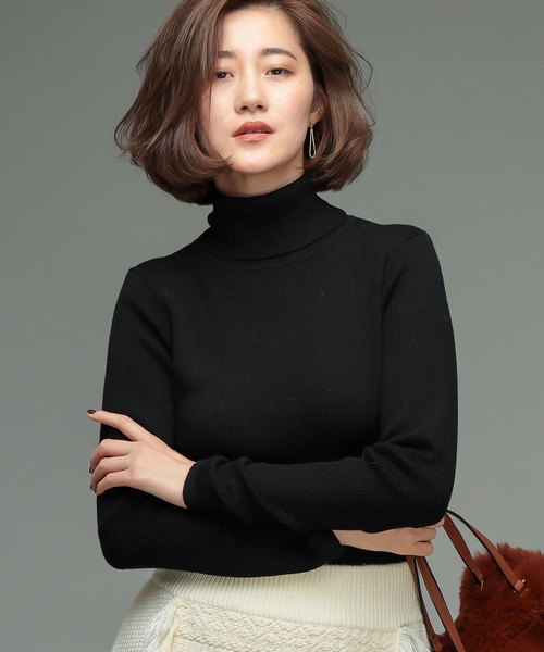 RIVE DROITE（リヴドロワ）の「ウォッシャブルウールタートルニット（ニット/セーター・レディース・オフホワイト/ブラック/モカ/レッド/ベージュ/グリーン/ローズ/ライトグレー・FREE）」の3枚目の写真