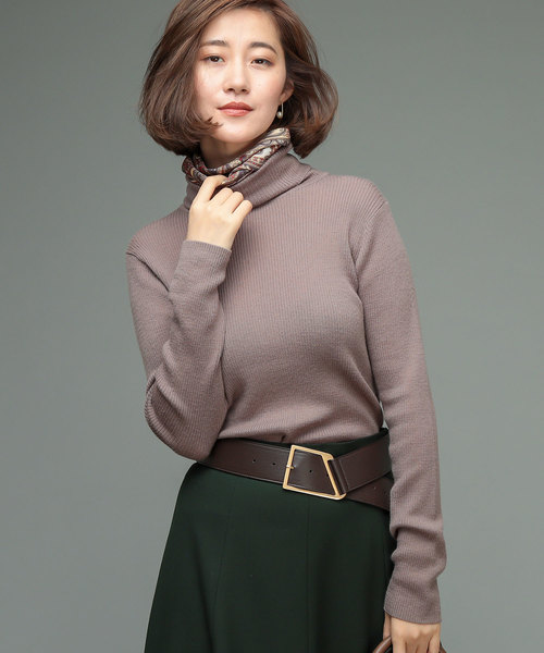 RIVE DROITE（リヴドロワ）の「ウォッシャブルウールタートルニット（ニット/セーター・レディース・オフホワイト/ブラック/モカ/レッド/ベージュ/グリーン/ローズ/ライトグレー・FREE）」の4枚目の写真