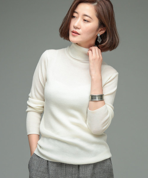 RIVE DROITE（リヴドロワ）の「ウォッシャブルウールタートルニット（ニット/セーター・レディース・オフホワイト/ブラック/モカ/レッド/ベージュ/グリーン/ローズ/ライトグレー・FREE）」の13枚目の写真