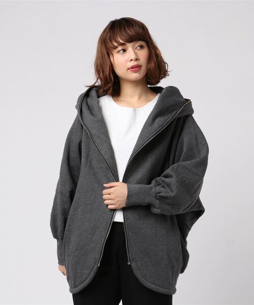 Bou Jeloud(ブージュルード)の「見た目も個性的で可愛い◇立体シルエットジップパーカー(パーカー・レディース・チャコールグレー/ブラック/キャメル・38)」の2枚目の写真