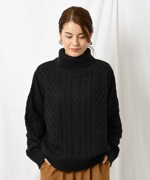 Ambre Neige（アンブルネージュ）の「ケーブルタートルニット【WEB/EC限定商品】（ニット/セーター・レディース・ブラック/オフホワイト・FREE）」の7枚目の写真