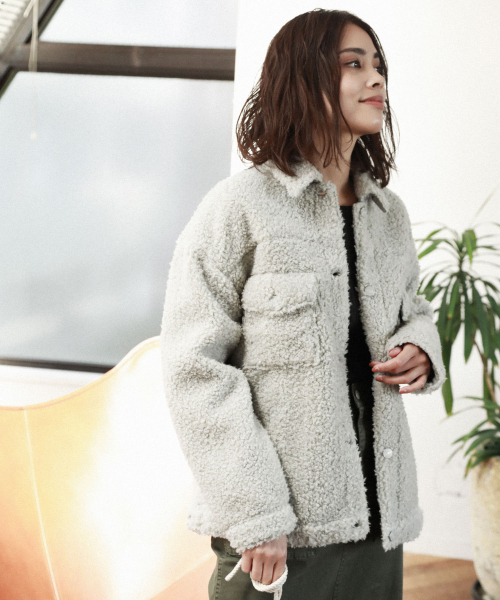 BAYFLOW(ベイフロー)の「ボアショートブルゾン(ブルゾン・レディース・キャメル/グレー・SMALL/MEDIUM)」の1枚目の写真