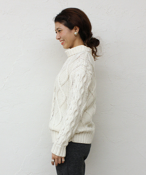 mystic（ミスティック）の「ケーブルタートルプルオーバー（ニット/セーター・レディース・オフホワイト/ブラック/パープル・FREE）」の7枚目の写真