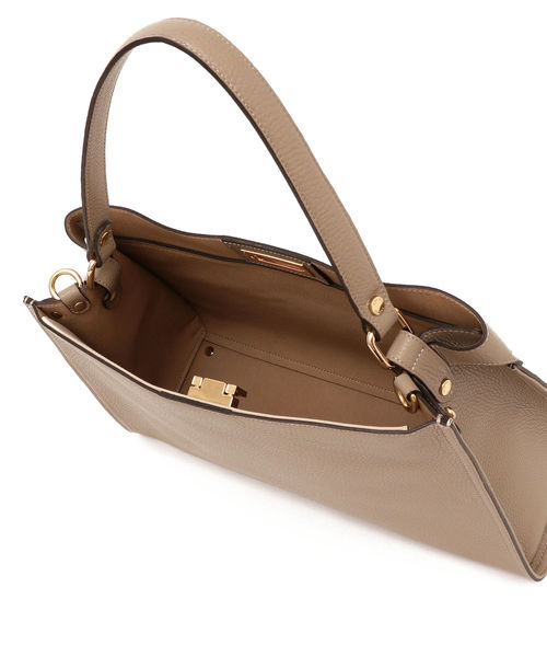 SHIPS（シップス）の「CAROL J.:2WAYハンドルトート (M)（ショルダーバッグ・レディース・グレー/オフホワイト・ONE SIZE）」の12枚目の写真