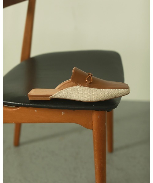 TODAYFUL(トゥデイフル)の「キャンバスローファースリッパース(パンプス・レディース・ブラック/ブラウン・36inch/37inch/38inch)」の6枚目の写真
