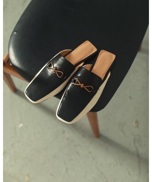 TODAYFUL(トゥデイフル)の「キャンバスローファースリッパース(パンプス・レディース・ブラック/ブラウン・36inch/37inch/38inch)」の4枚目の写真