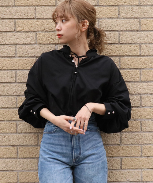 tiptop（ティップトップ）の「ヘンリーネックボリューム袖ブラウス（シャツ/ブラウス・レディース・オフホワイト/ブラック/ブラウン/グリーン/ブルー/B/A/パープル・FREE）」の3枚目の写真