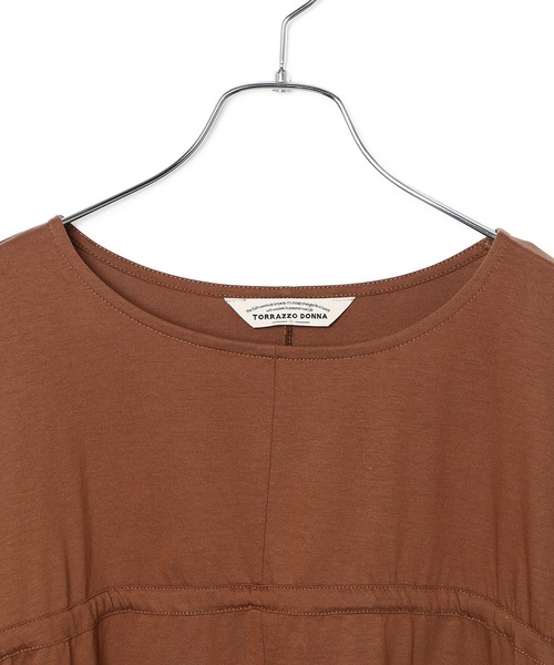 ADAM ET ROPE'(アダムエロペ)の「ギャザーフレアーカットワンピース(ワンピース・レディース・ブラック/ブラウン・FREE)」の9枚目の写真