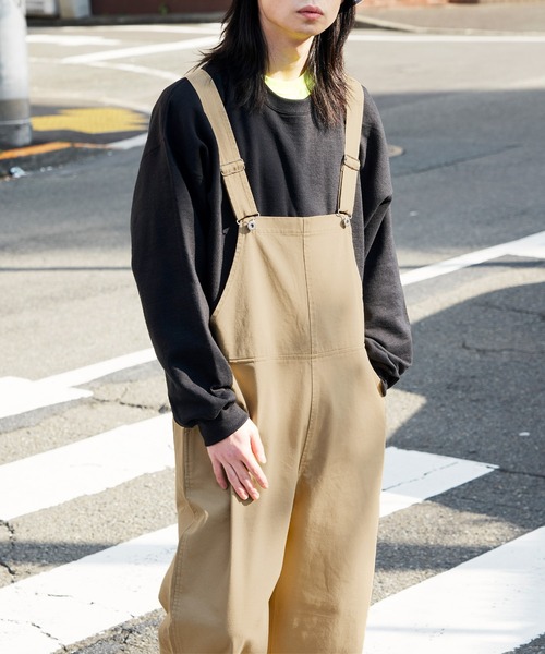 BASQUE magenta（バスクマゼンタ）の「オーバーサイズオーバーオール