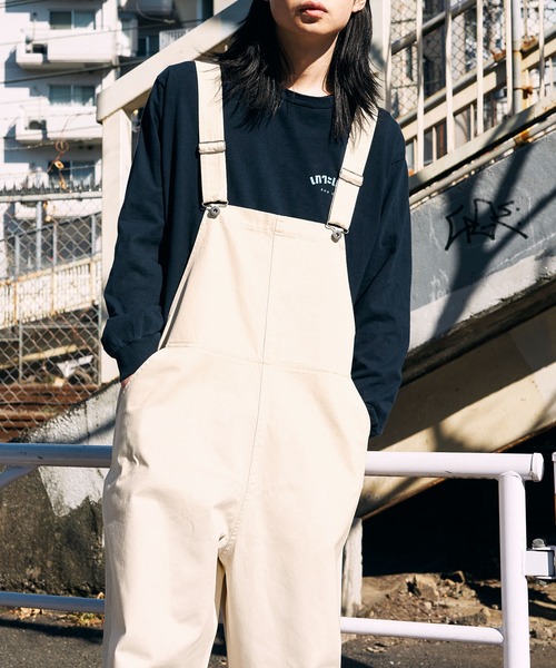 BASQUE magenta（バスクマゼンタ）の「オーバーサイズオーバーオール