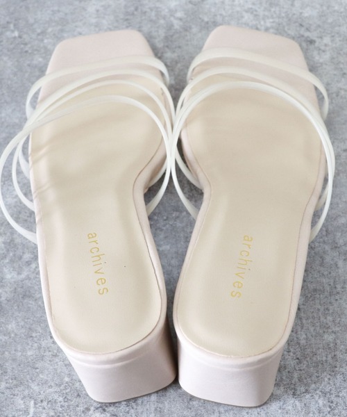 archives(アルシーヴ)の「4ラインクリアミュール(サンダル・レディース・ベージュ/オフホワイト/ブラック/モカ・MEDIUM/LARGE)」の9枚目の写真