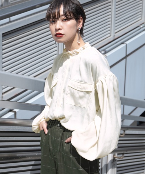 kutir（クティール）の「サテンフリルハイネックブラウス（シャツ/ブラウス・レディース・ライトブルー/ブラック/アイボリー・FREE）」の12枚目の写真