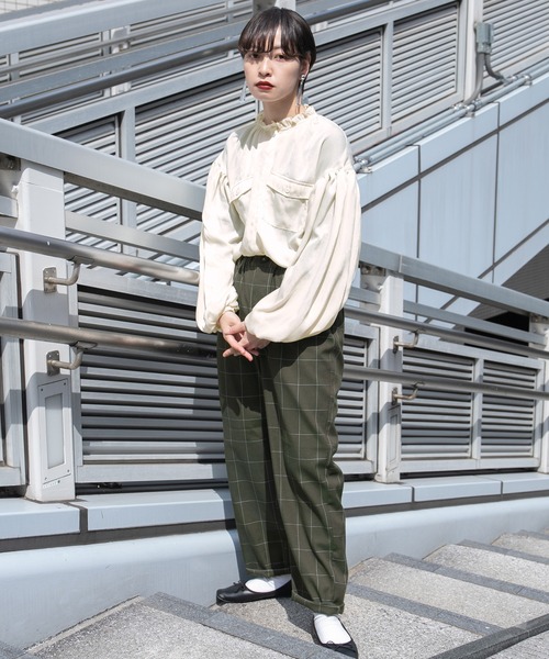 kutir（クティール）の「サテンフリルハイネックブラウス（シャツ/ブラウス・レディース・ライトブルー/ブラック/アイボリー・FREE）」の15枚目の写真