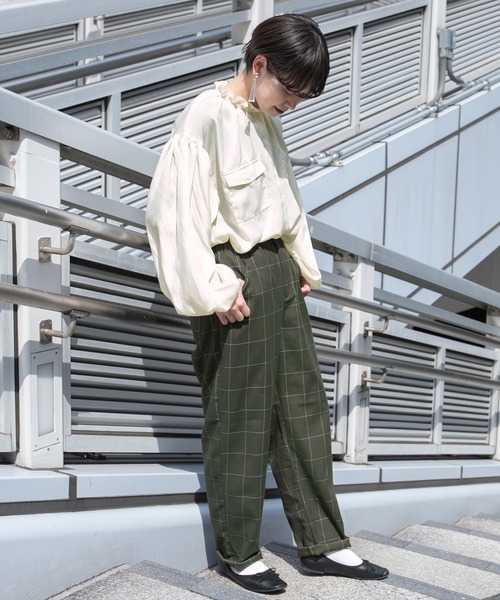 kutir（クティール）の「サテンフリルハイネックブラウス（シャツ/ブラウス・レディース・ライトブルー/ブラック/アイボリー・FREE）」の10枚目の写真