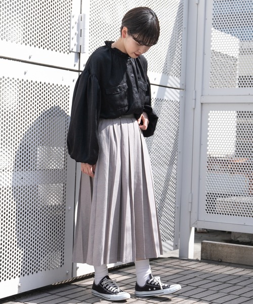 kutir（クティール）の「サテンフリルハイネックブラウス（シャツ/ブラウス・レディース・ライトブルー/ブラック/アイボリー・FREE）」の20枚目の写真