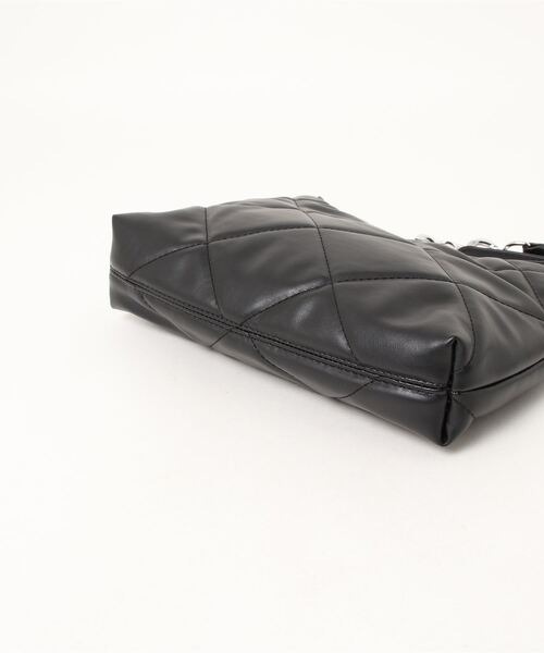 LATINA（ラティーナ）の「ソフトキルティングシルバーチェーン（ショルダーバッグ・レディース・ブラック・FREE）」の13枚目の写真