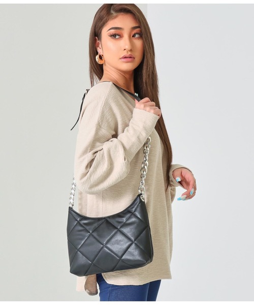 LATINA（ラティーナ）の「ソフトキルティングシルバーチェーン（ショルダーバッグ・レディース・ブラック・FREE）」の5枚目の写真