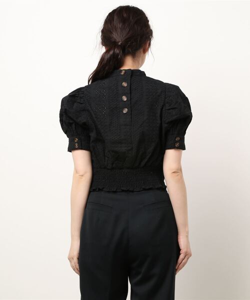 FREE'S MART（フリーズマート）の「エンブロイダリーバックボタン半袖ブラウス（シャツ/ブラウス・レディース・ホワイト/ブラック/パープル・FREE）」の4枚目の写真