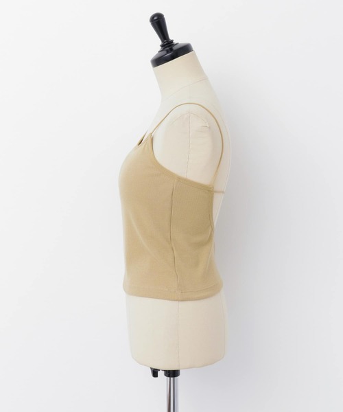 KBF（ケイビーエフ）の「バックオープンブラキャミソール（キャミソール・レディース・ブラック/ベージュ/アイボリー・38/36）」の4枚目の写真