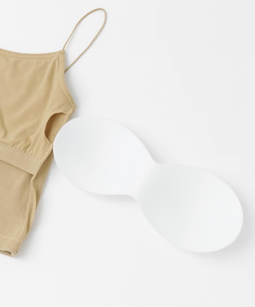 KBF（ケイビーエフ）の「バックオープンブラキャミソール（キャミソール・レディース・ブラック/ベージュ/アイボリー・38/36）」の12枚目の写真
